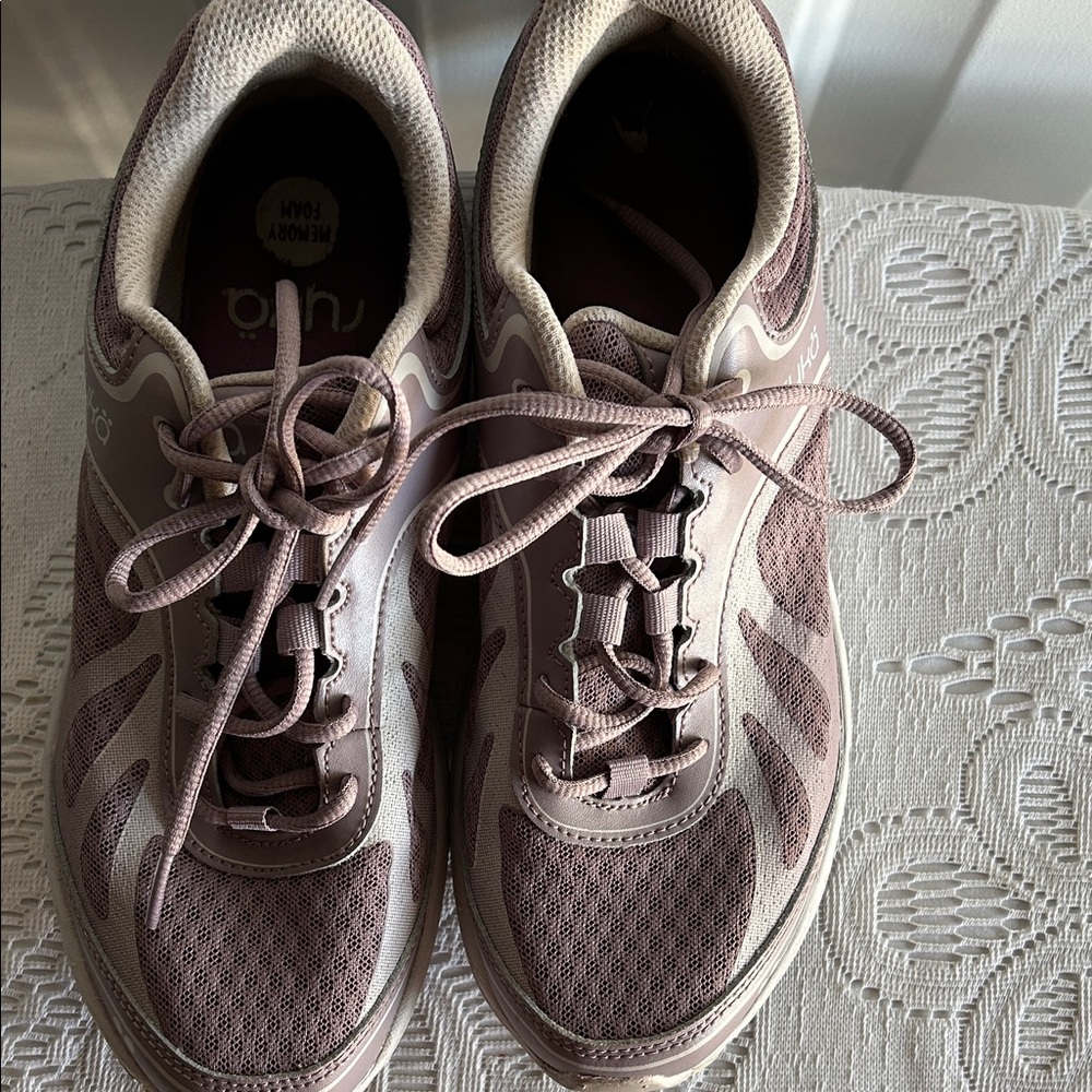 Ryka Women's Mauve and Cream Sneakers